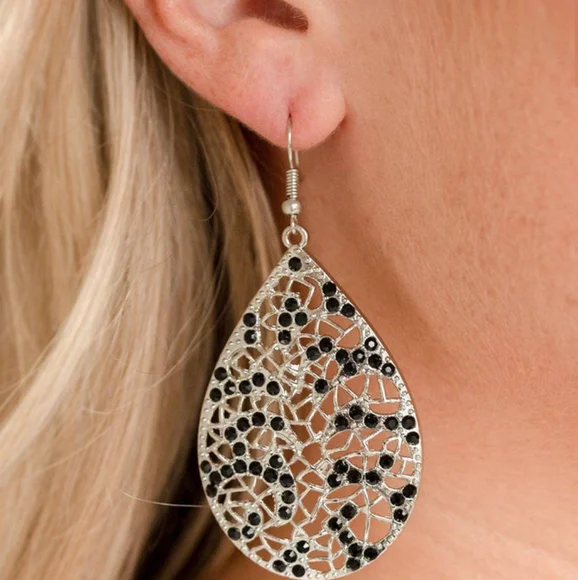 Paparazzi Accessories Black Rhinestone Earrings Paparazzi